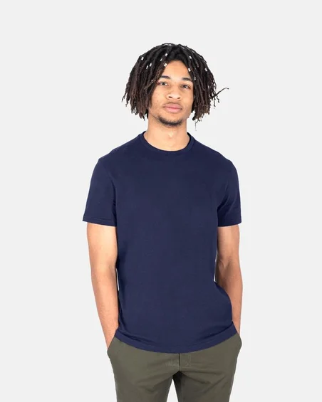Camiseta de algodón suave con cuello redondo